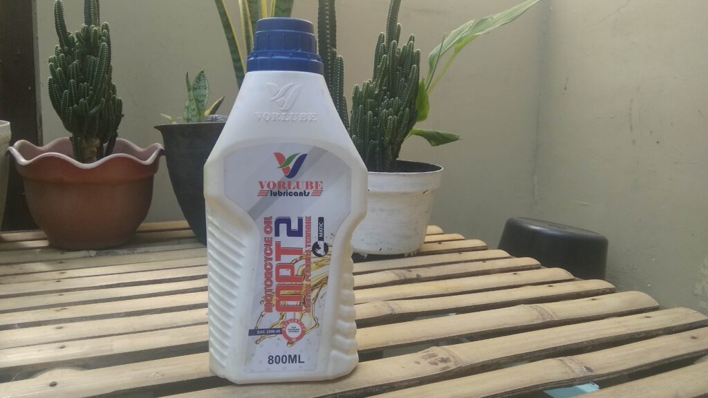 Uji Ketangguhan Vorlube MPT2 Mendaki Kawah Ijen