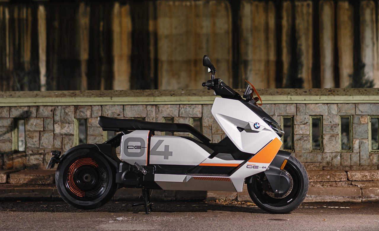 BMW CE 04 Cukup 1 jam 40 Menit Full Charge