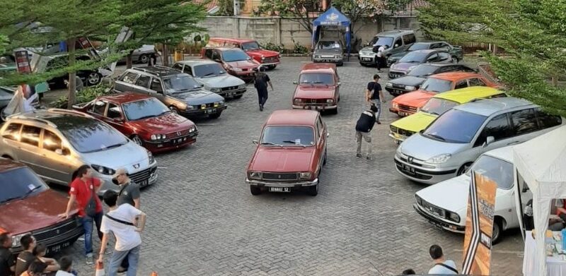 Saturday French Automobile Meet-Up, Pesona Mobil Made In France Tak Pernah Pudar