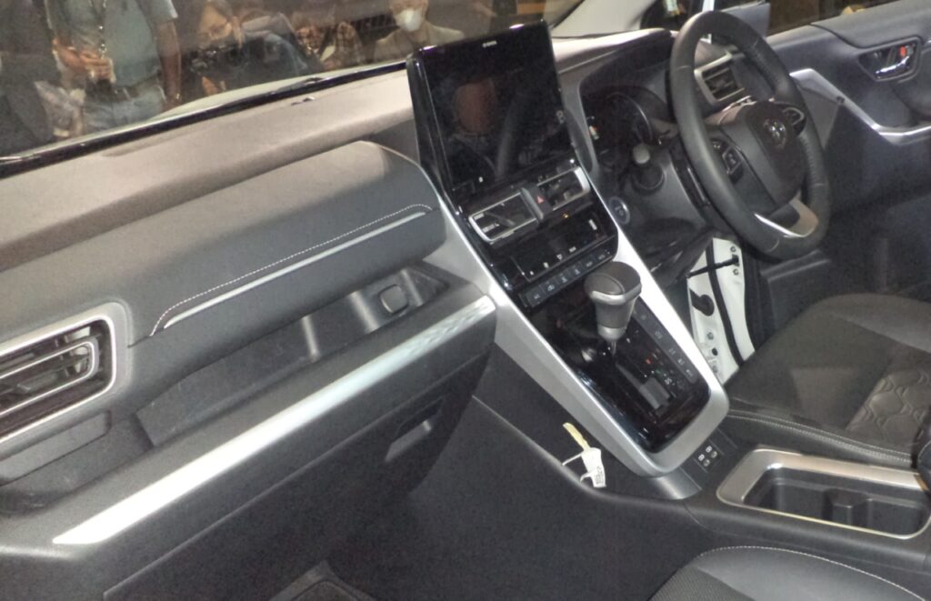 Toyota Kijang Innova Zenix Hybrid EV  Dirakit Lokal Untuk Dunia