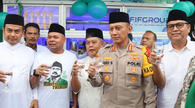 Air Minum Gratis dari Kolaborasi FIFGROUP dan GP Ansor