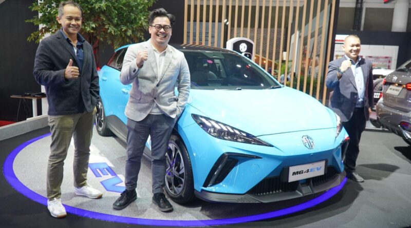 Fitur V2L MG4 EV Mampu Charge E-bike dan Camping Tool Darurat
