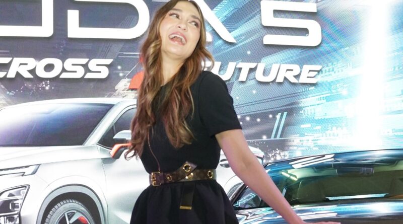 Luna Maya Jatuh Hati Ke Chery OMODA 5