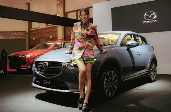 Patricia Gouw Kepincut Mazda CX-3 di GJAW : “Warnanya Gue Banget, Kompori Suami Akhirnya Ambil Pro. Gue Sport”