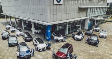 BMW iX Pesanan 17 Unit Akhirnya Serah Terima Konsumen