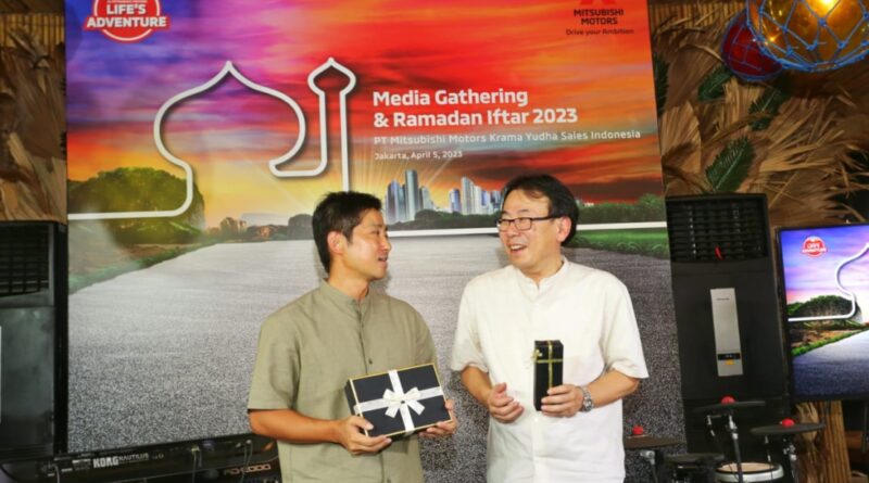 Bukber Bersama Presiden Baru Mitsubishi Indonesia, Atsushi Kurita Yakin 2023 Up Positif