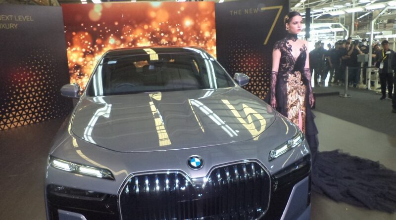 Dua Varian BMW The New 7 Dirakit Lokal