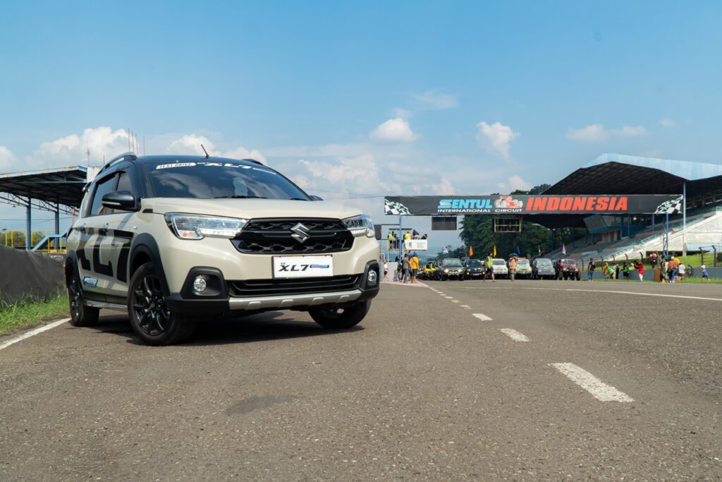 Sentul dan Sea World Ajang Suzuki XL7 Hybrid Show Off