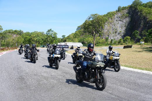 Mau Test Ride Harley Davidson ? Ini Tipe Dan Daftar Dealer di Indonesia