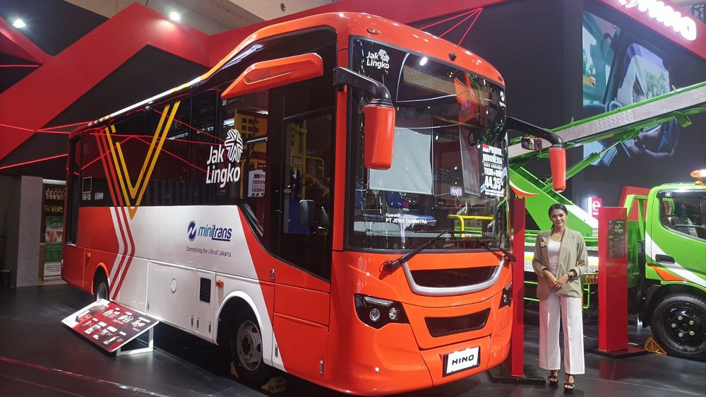 Microbus 115 SDBL, Bus 4x4 Dikenalkan Pertama Kali di GIIAS 2023