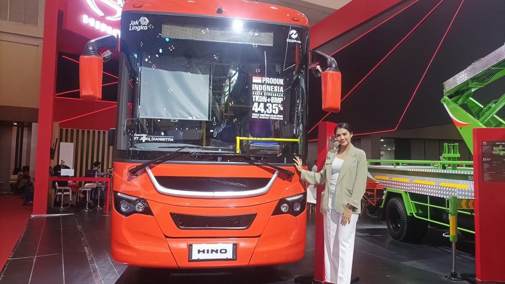 Microbus 115 SDBL, Bus 4x4 Dikenalkan Pertama Kali di GIIAS 2023