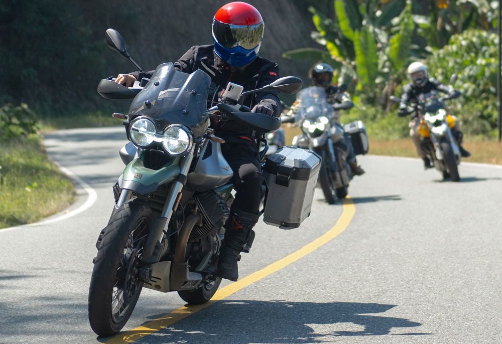 The Clan, Moto Guzzi Lover Jajal 6680 Tikungan Flores