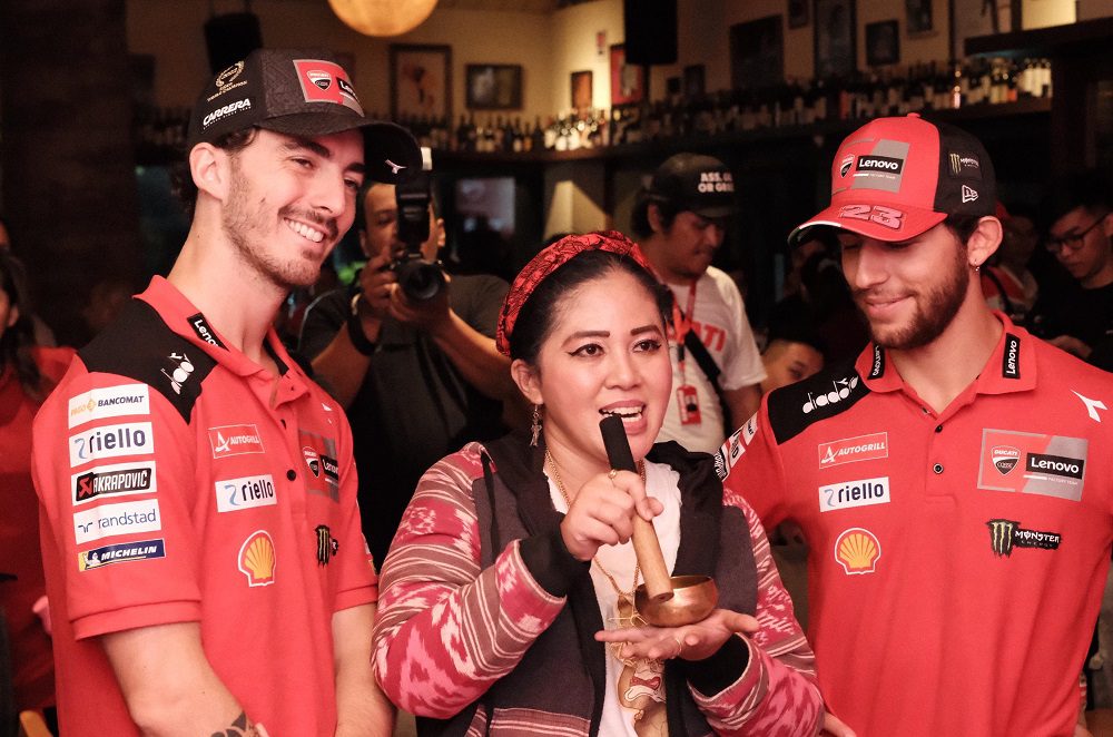 Fransesco Bagnaia dan Enea Bastianini Akhirnya Bertemu Rara Pawang Hujan Mandalika