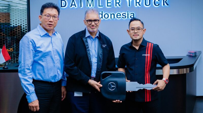 Gilang W. Pramana, Bos Juragan99 Borong 30 Bus Mercedes-Benz