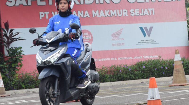 Tak Ada Lagi Belok Kanan Sein Kiri, Emak-Emak Wajib Sadar Safety Riding