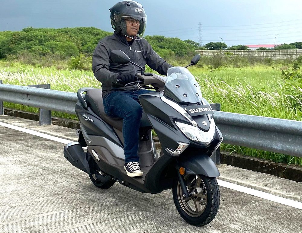 Desain Unassuming Elegance Bikin Suzuki Burgman Street Elegan Stylish