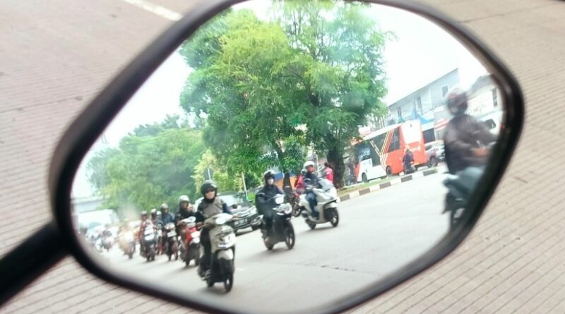 4 Point Dasar Defensive Riding Anti Kecelakaan