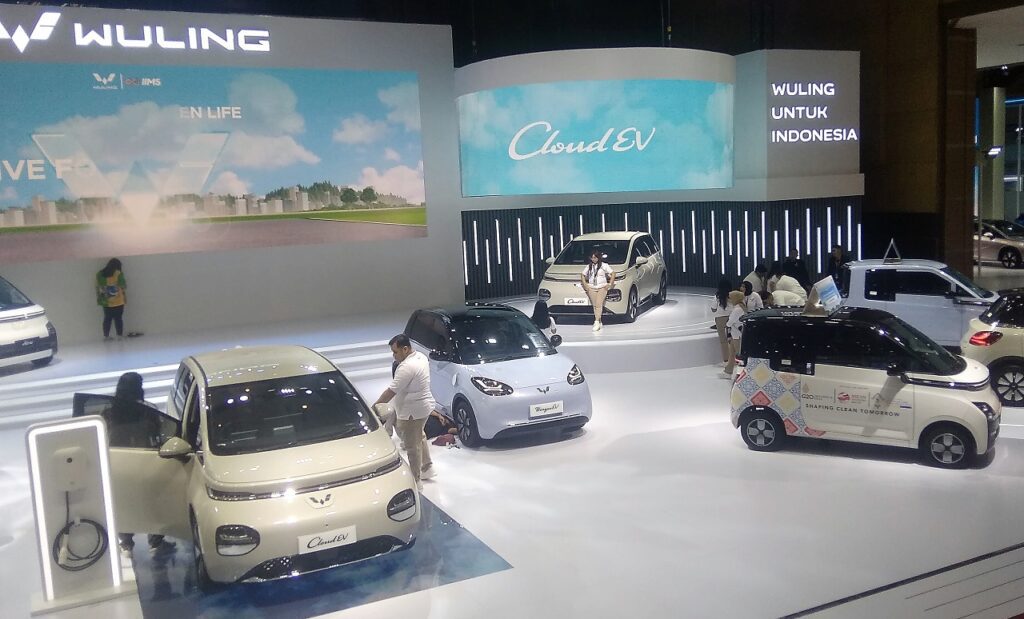 Melihat Wuling Jadi “Raja” Mobil Listrik Indonesia