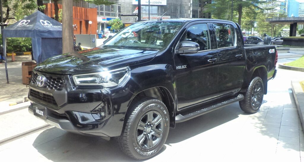 New Hilux Double Cabin (D-Cab) 2.4 4×4 Rilis, Toyota Optimis Laris Manis 2024