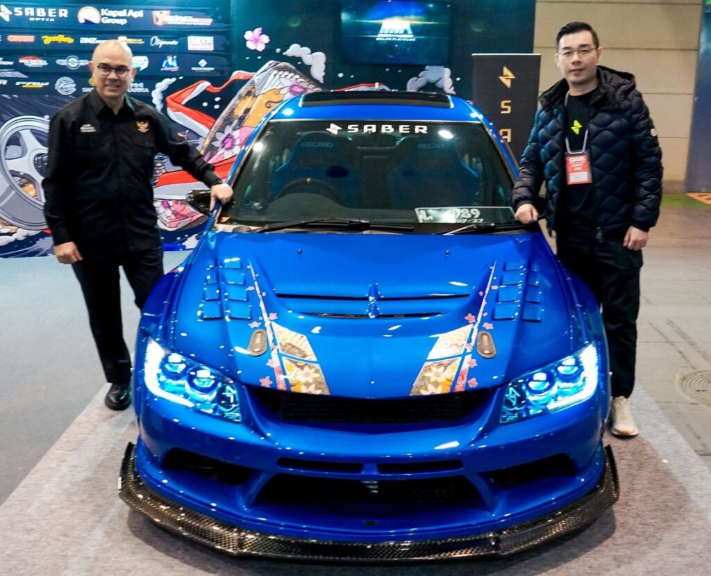 Nissan Saber Industries Sukses Sihir Osaka Automesse
