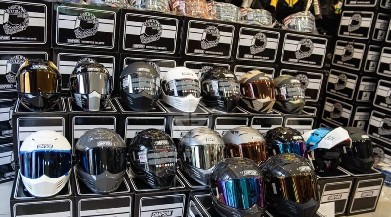 Cari Helm Premum Macam Arai atau Nolan Riderspot Kelapa Gading Tempatnya