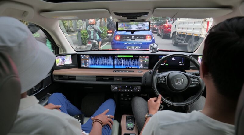 Melihat Sejarah Jakarta Pakai Mobil Listrik Honda
