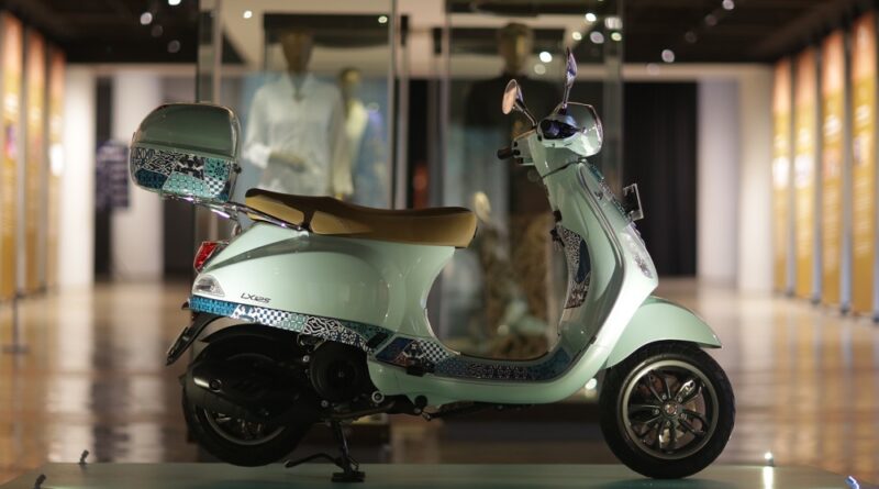 Plesir ke Museum Batik Taman Mini, Anda Bisa Melihat Vespa Modif Batik Disana