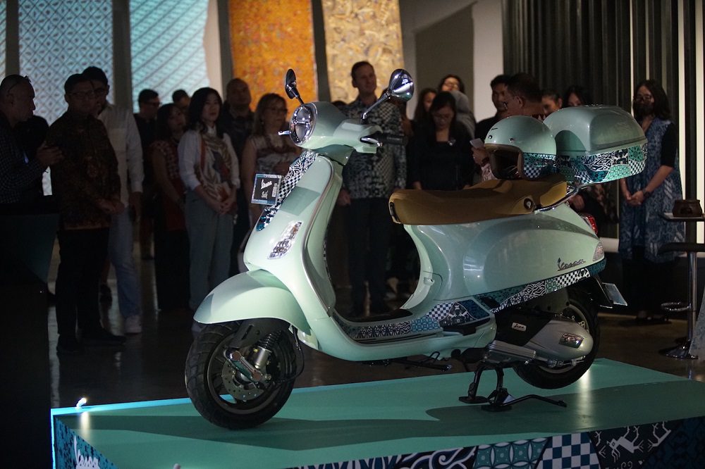 Plesir ke Museum Batik Taman Mini, Anda Bisa Melihat Vespa Modif Batik Disana