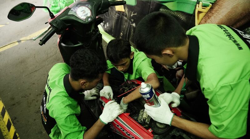 SMK Negeri 4 Jakarta Sang Raja Tekiro Mechanic Competition 2024