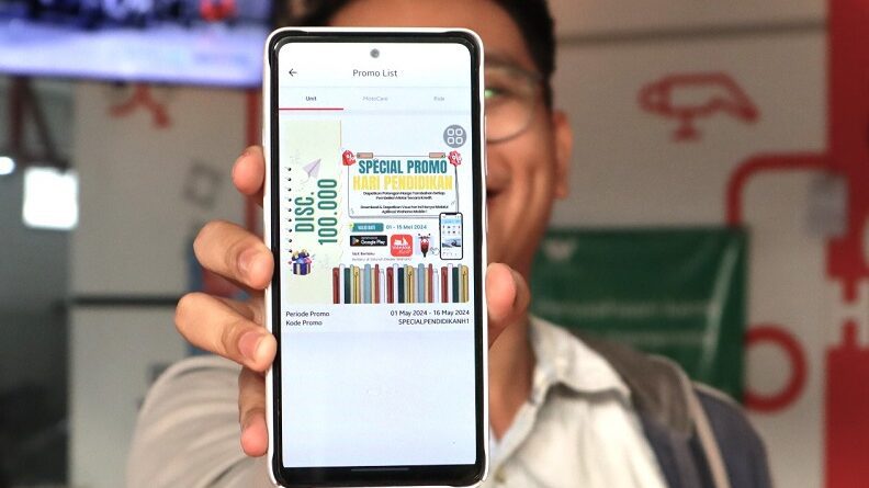 Peringati Hardiknas, Wahana Mobile Bagi-Bagi Voucher Plus Berbagi Buku