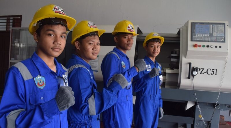SMKN 8 Tangerang Jadi First Teaching Factory Honda