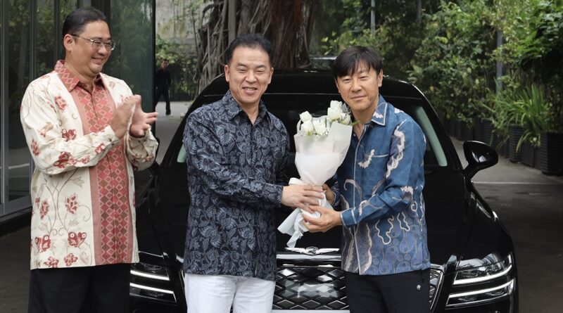 Shin Tae yong Happy Dapat Hyundai Genesis Electrified G-80