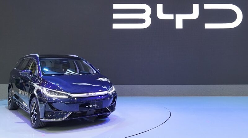 Dolphin Dynamic 365 juta atau Atto 3 Advanced 465 juta Sama-Sama Mobil Listrik dari BYD Pakai Blade Battery