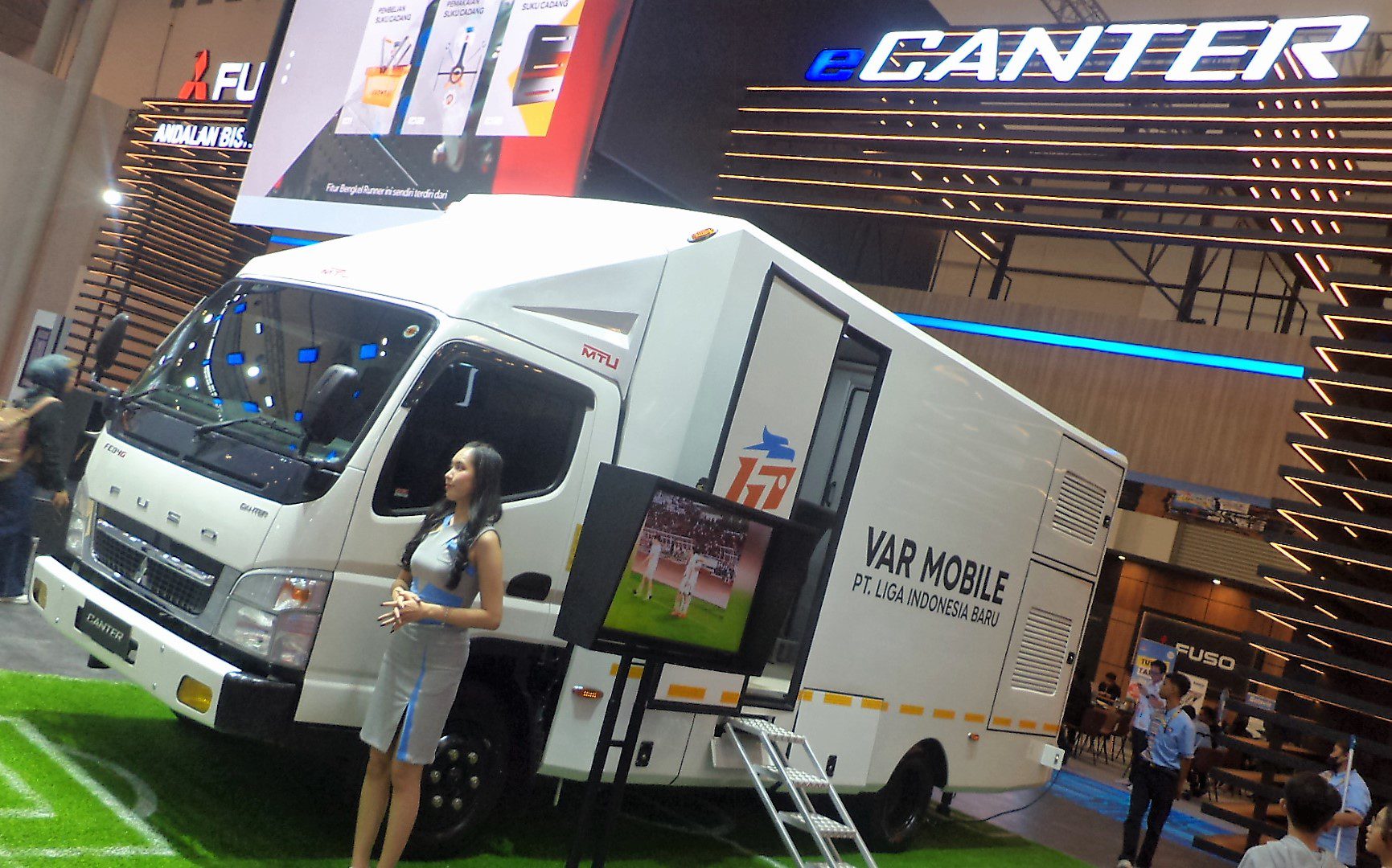 Fuso Dukung Sepakbola Indonesia, Rilis Truk Listrik eCanter VAR Mobile