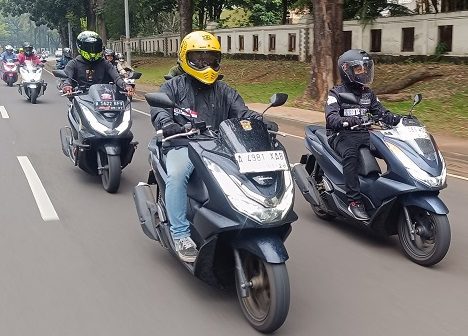 Honda PCX 160 Cocok Turing Jarak Jauh, Tarikan Liar Bagasi 30 Liter