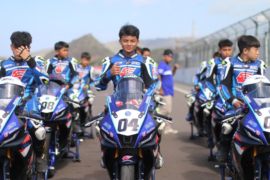 bLU cRU Yamaha Sunday Race 8.0 Back to Mandalika
