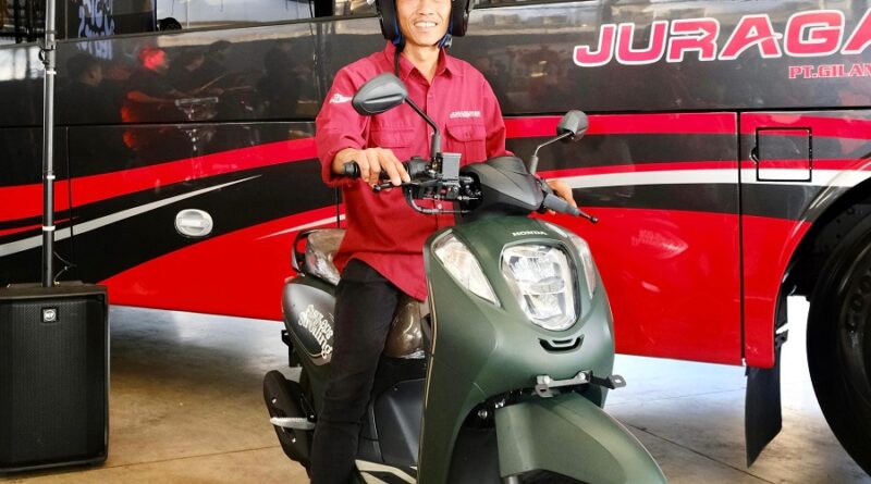 Iwan Nur, Kenek Bus Ini Dapat Honda Genio Dari Bosnya Karena Setia