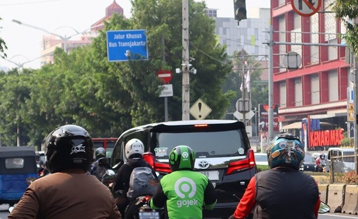 5 Rambu Lalu Lintas Wajib Diketahui Biker Sejati
