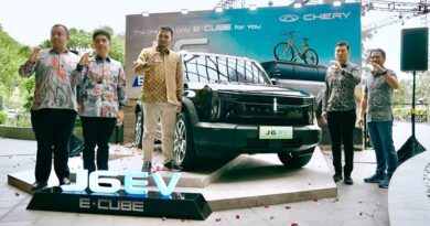 Chery J6, SUV Listrik Off-Road Ngaspal Juga di Ciputra World Surabaya