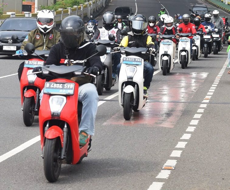 Honda EM1 e Terdapat PCU dan APS, Apakah Itu