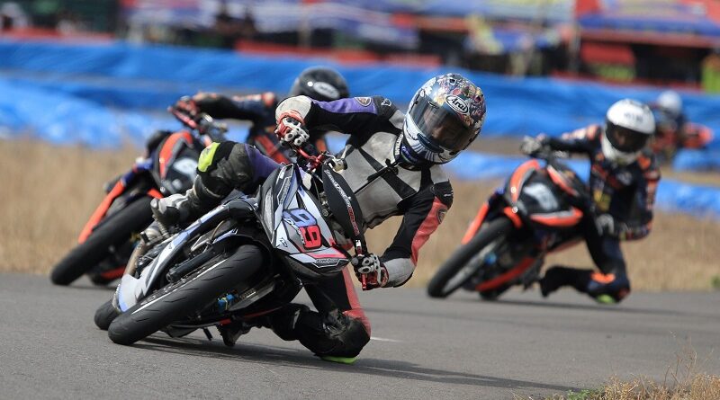 Yamaha Cup Race 2024 Finish di Sirkuit Legend Mijen Semarang