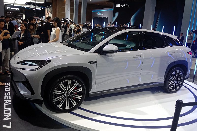 BYD Optimalkan Safety First di Sealion 7 Berkat DiPilot, Teknologi ADAS Bikin Driver Aman Nyaman