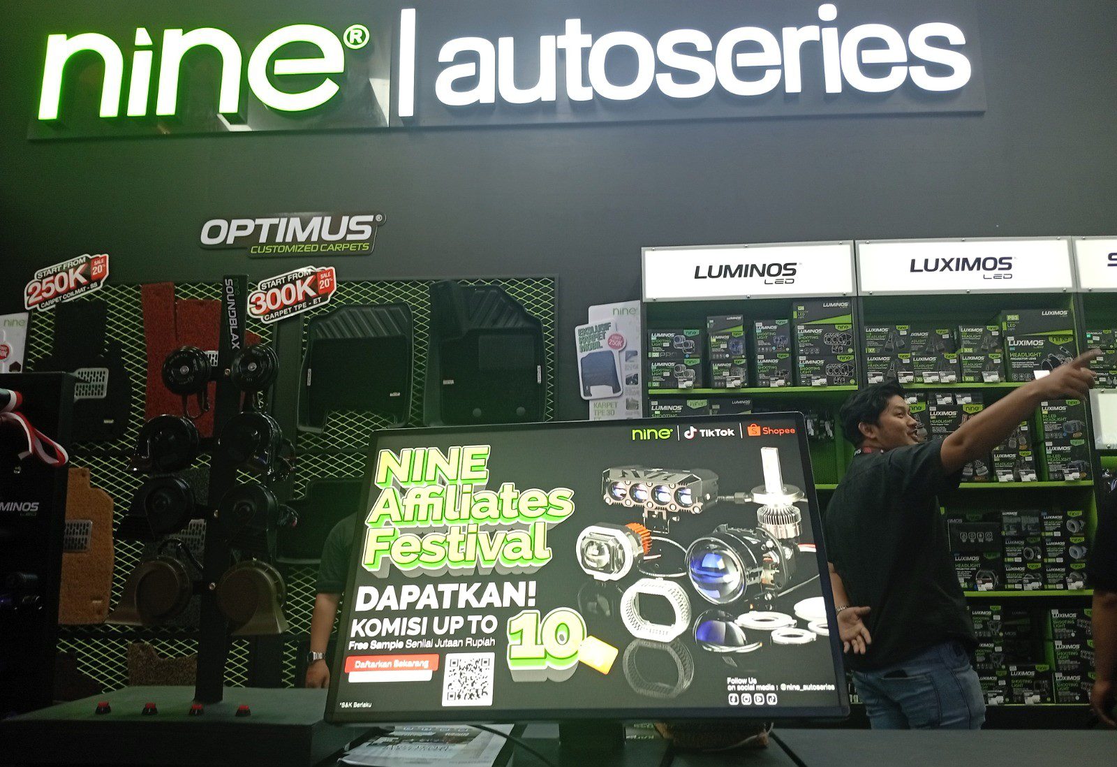 Nine Autoseries Kenalkan Luximos TSB1 di IIMS 2025, Lampu Tembak Slim Devil Eyes