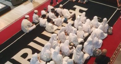 Bikers Triumph Indonesia Colabs MBI Jakarta Ngabuburit Bareng 50 Snak Yatim Al Ahyar Kemang