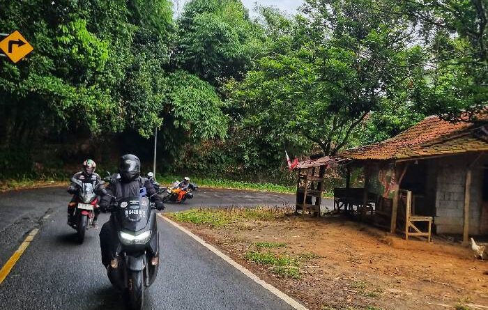 TTMI Tebar Sedekah di Kampung Mualaf Tauhid Baduy Sambil Turing
