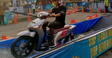 Test Ride Ekstrem Motor Listrik Adora Hanya Ada di Jakarta Lebaran Fair 2025