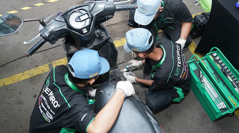 SMK Negeri 8 Kabupaten Tangerang Jawara Tekiro Mechanic Competition 2025