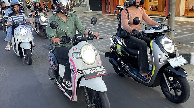 Scoopy Velocreativity Itu Mengandung Vitamin 3N(Ngumpul, Ngopi, dan Ngerajut)