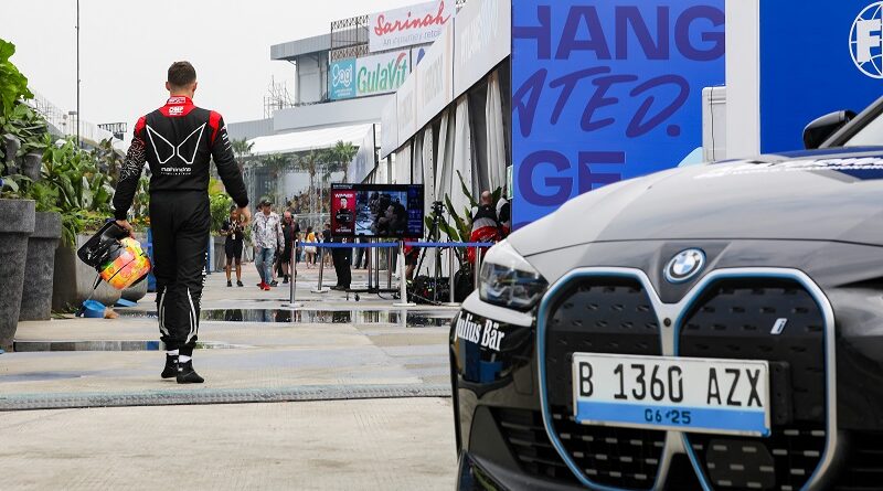 Mengenal Lebih Dekat BMW i4 & i5 Jadi Mobil Race Director di Formula E Jakarta 2025