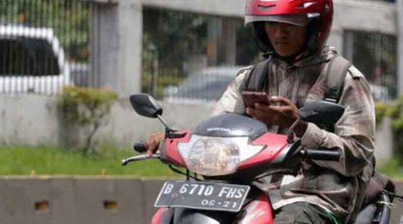 Sekarang Selain Ojol, Motoran Sambil HP-an di Penjara 3 Bulan